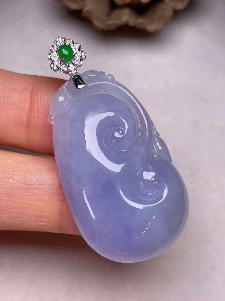 冰糯种紫罗兰如意吊坠、真金真钻镶嵌，种水好，玉质细腻 .裸石尺寸 36.5*21.3
