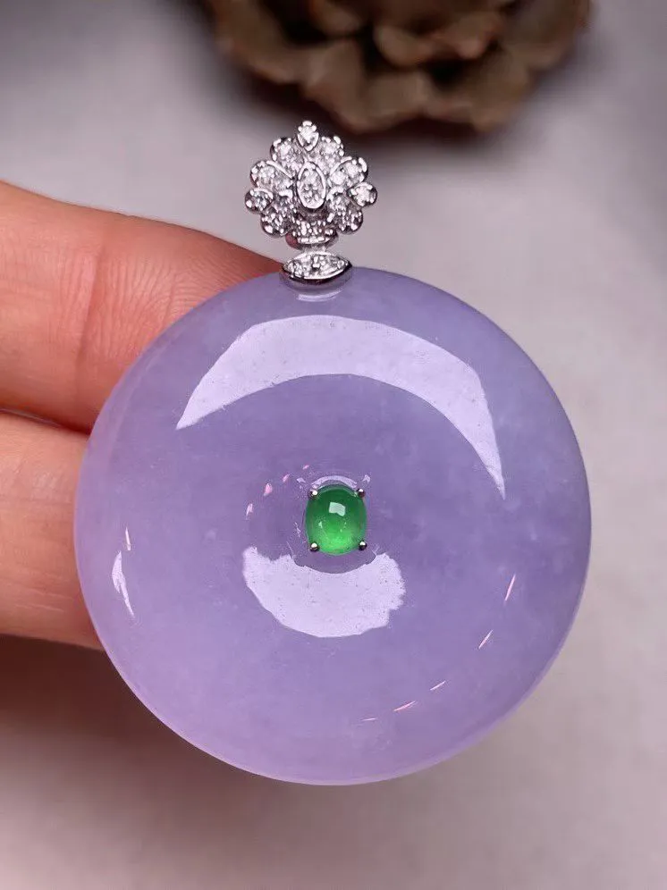 冰糯种紫罗兰平安扣吊坠、真金真钻镶嵌，种水好，玉质细腻 .裸石尺寸 31.6