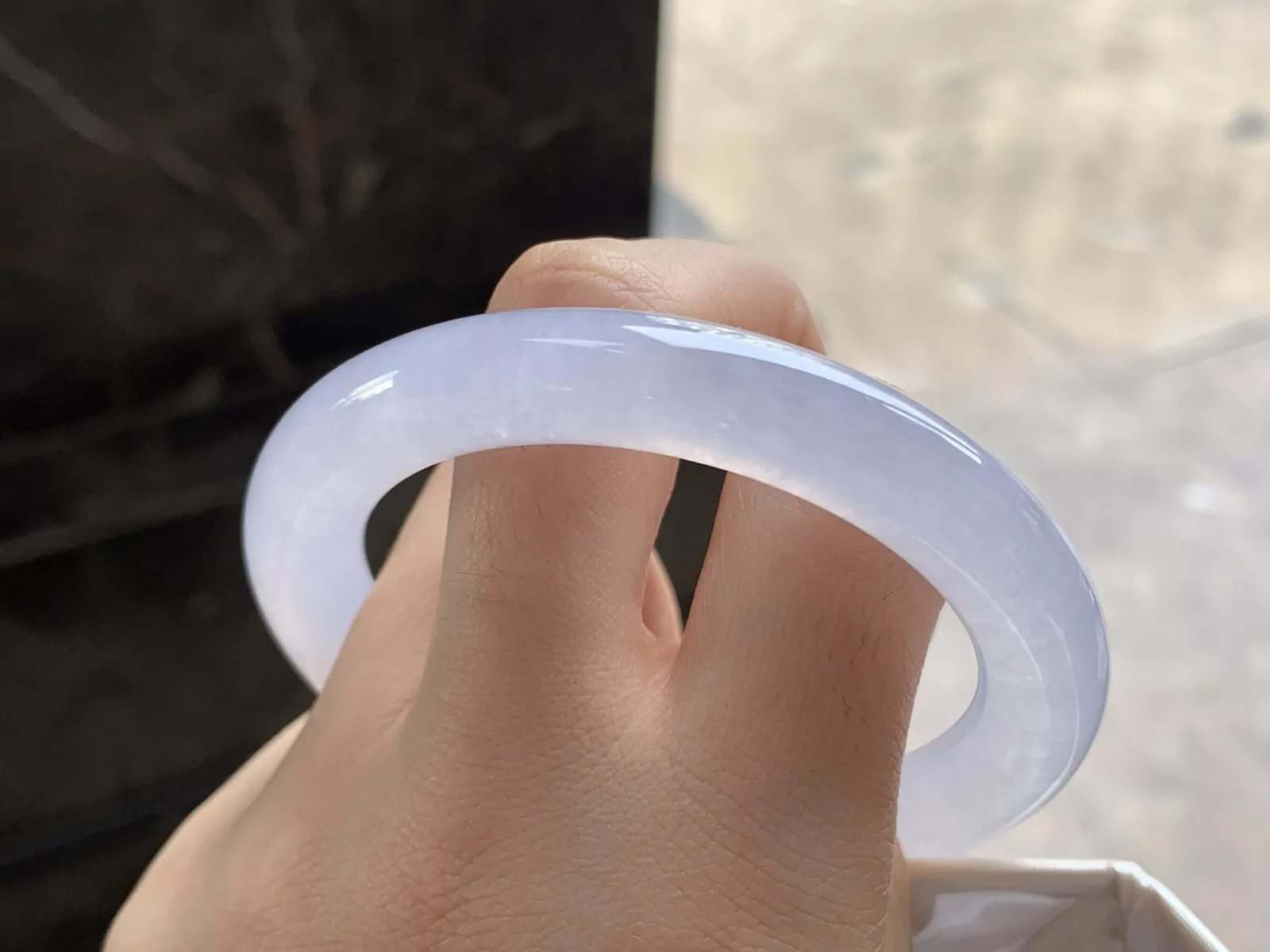 54.5-12.3-8.3

冰蓝花手镯^_^冰透 飘花灵韵