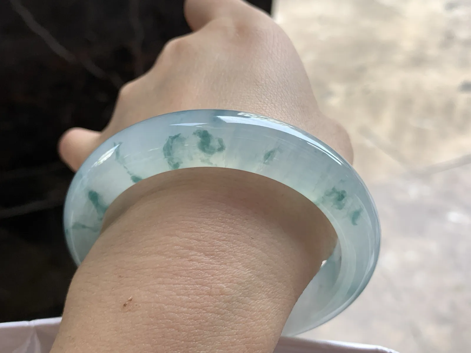 56.5-12.5-9.3

冰蓝花手镯^_^冰透 起光