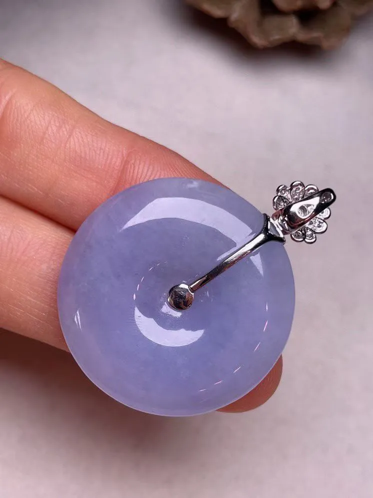 冰糯种紫罗兰平安扣吊坠、真金真钻镶嵌，种水好，玉质细腻 .裸石尺寸 28.6*