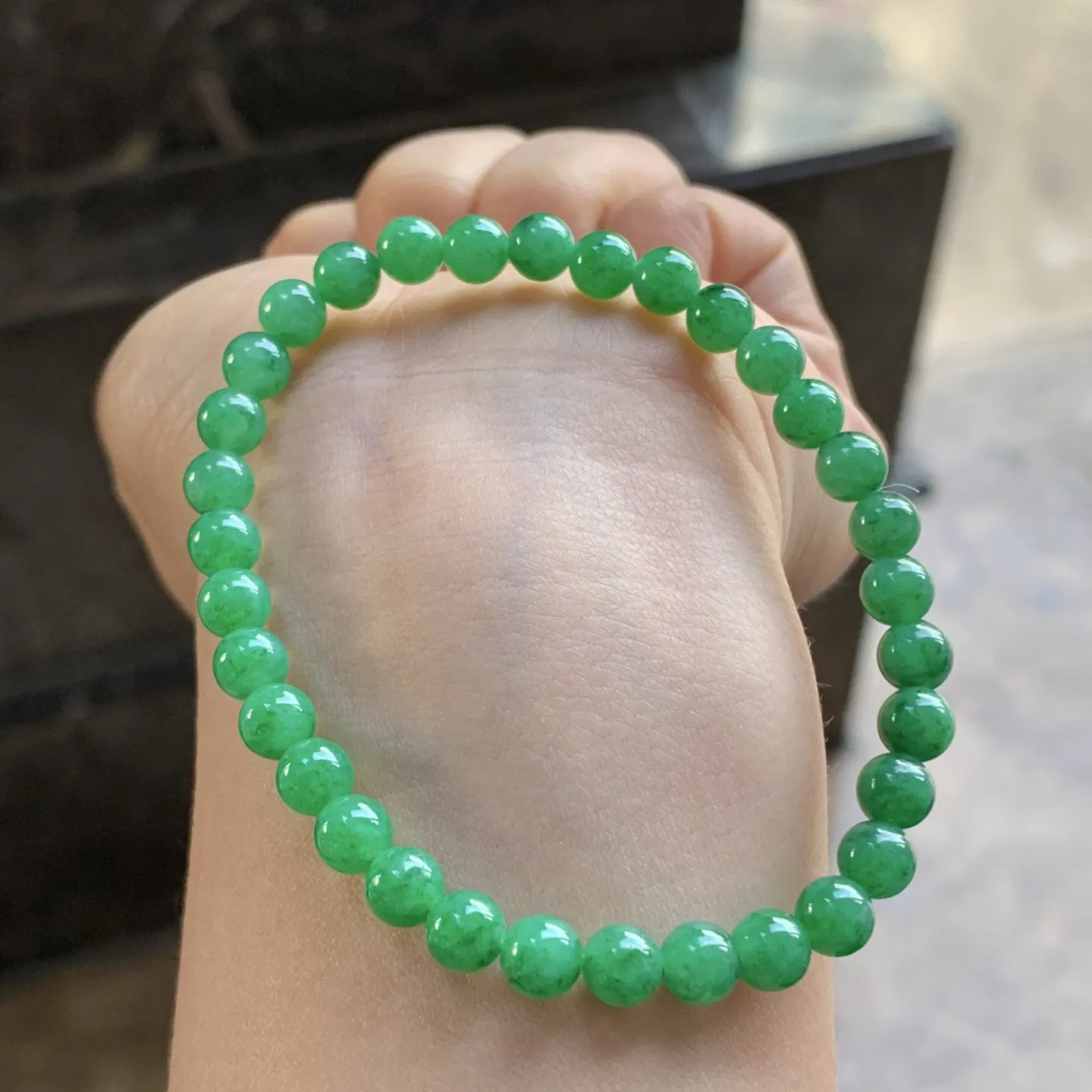 辣绿色珠串^_^颜色鲜艳