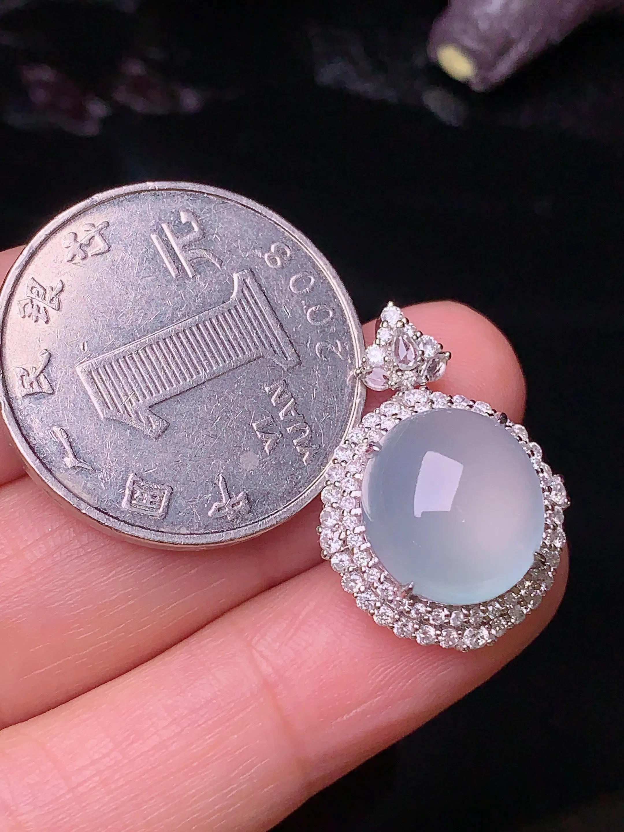 18k金钻镶嵌冰种蛋面两用款吊坠 玉质细腻 色泽艳丽 圈口14 整体尺寸23.7*16.6*13.2