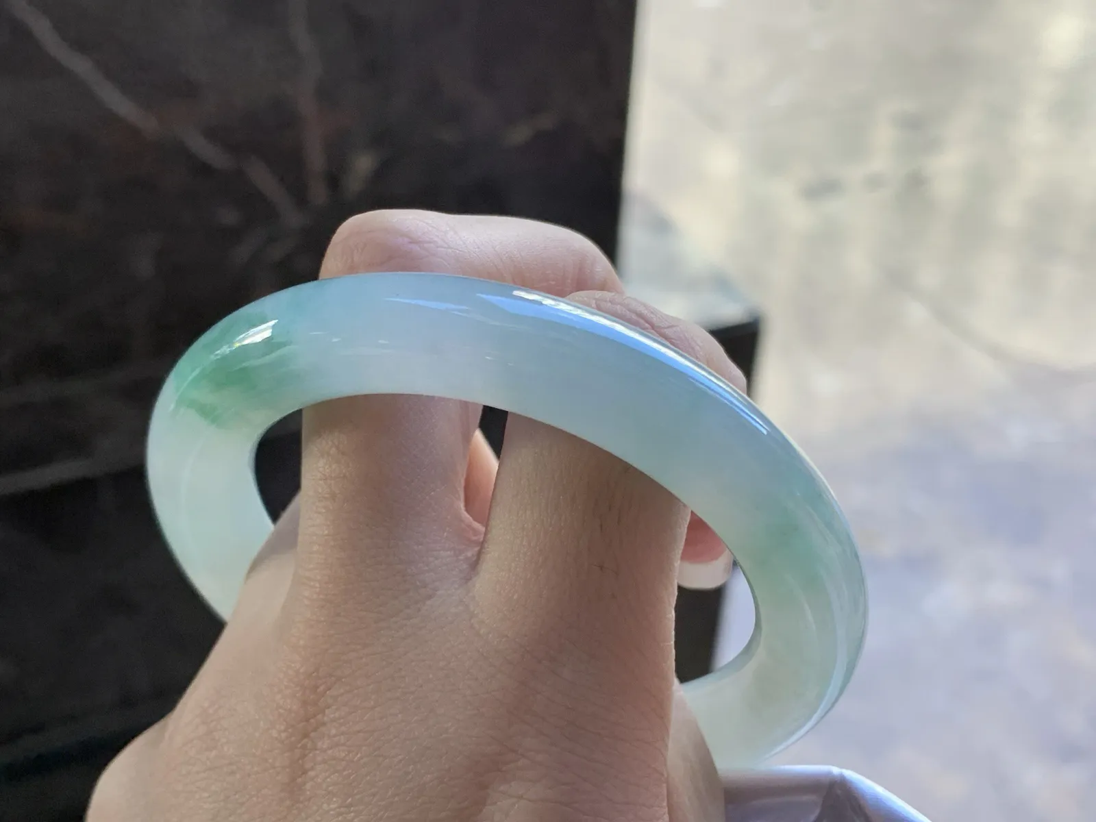 55.5-10.5

绿花圆条手镯清新