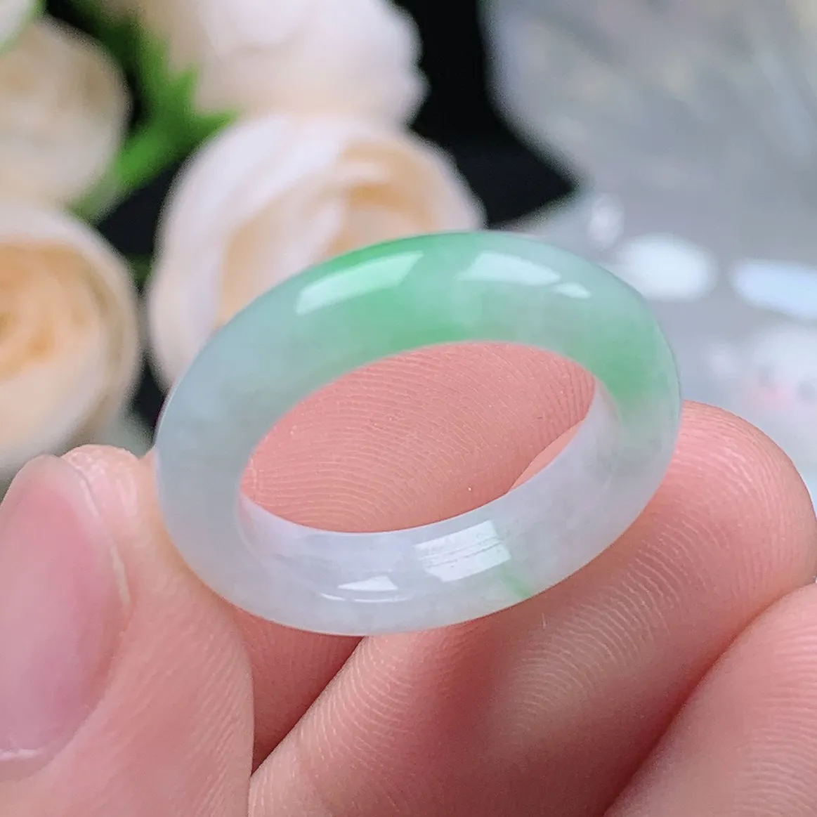 缅甸翡翠老坑种翡翠水润飘绿戒指玉指环  水润通透 尺寸：16.2-4.6-3.6mm 12号圈口1S