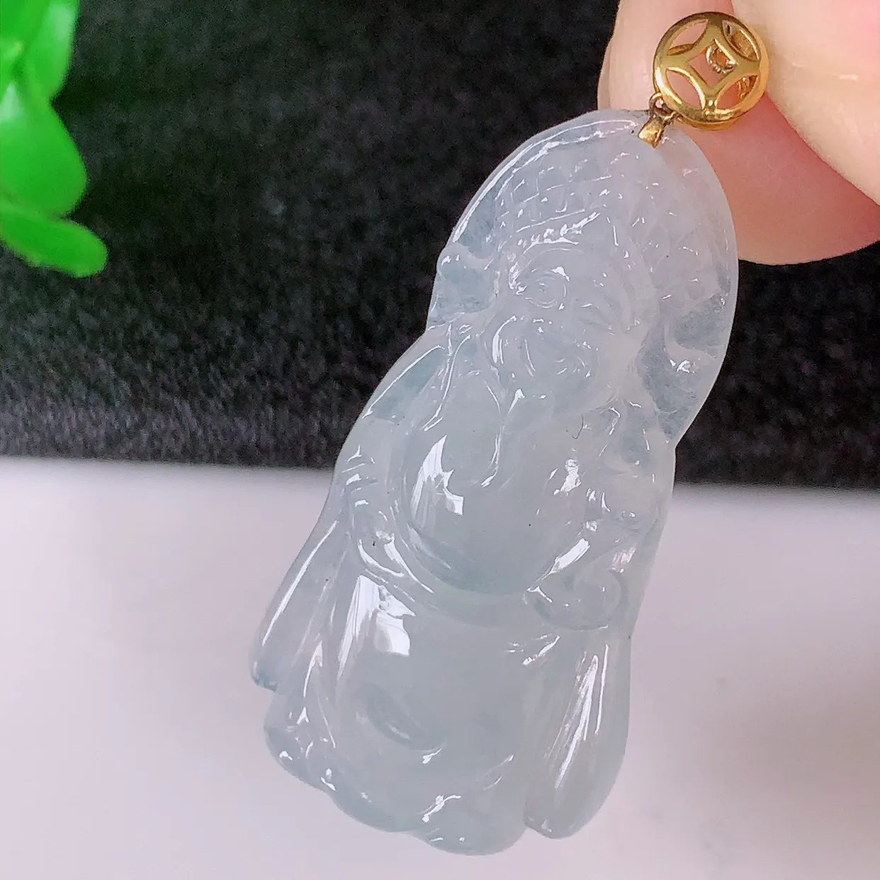 18K金镶嵌冰种翡翠招财财神爷吊坠，种老水足，雕工精湛 ，寓意美好，佩戴时尚出众！#1.5