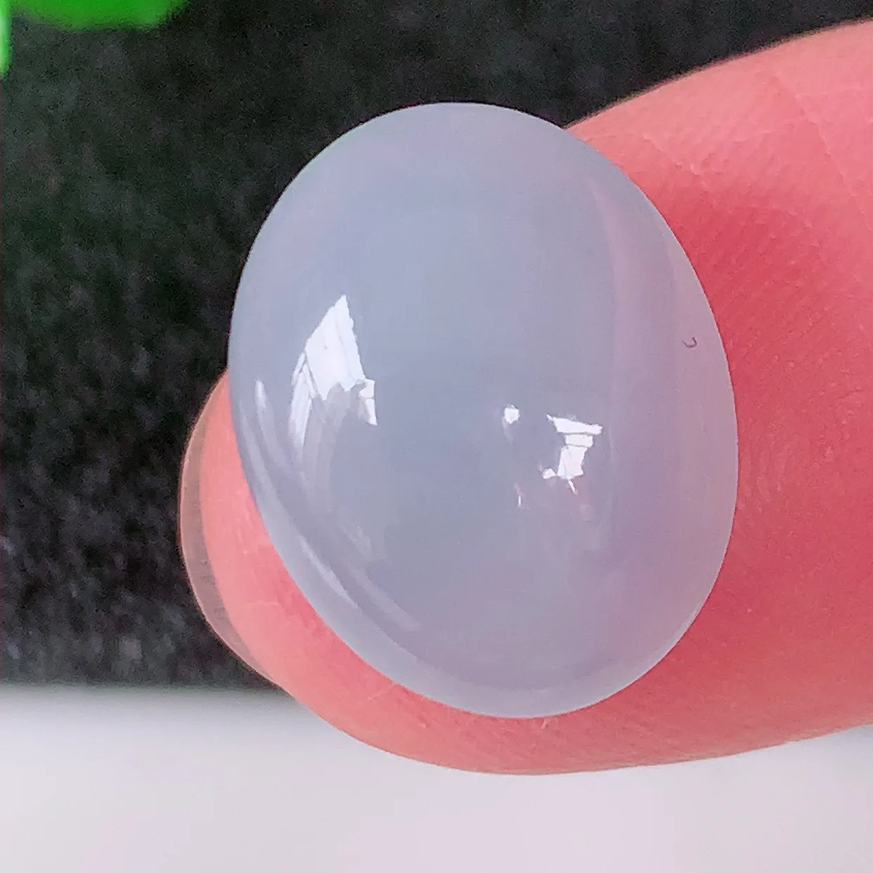 自然光实拍，冰种紫罗兰翡翠戒面，蛋面，种老水足，雕工精湛 ，寓意美好，佩戴时尚出众！#00.5尺寸15*12*5