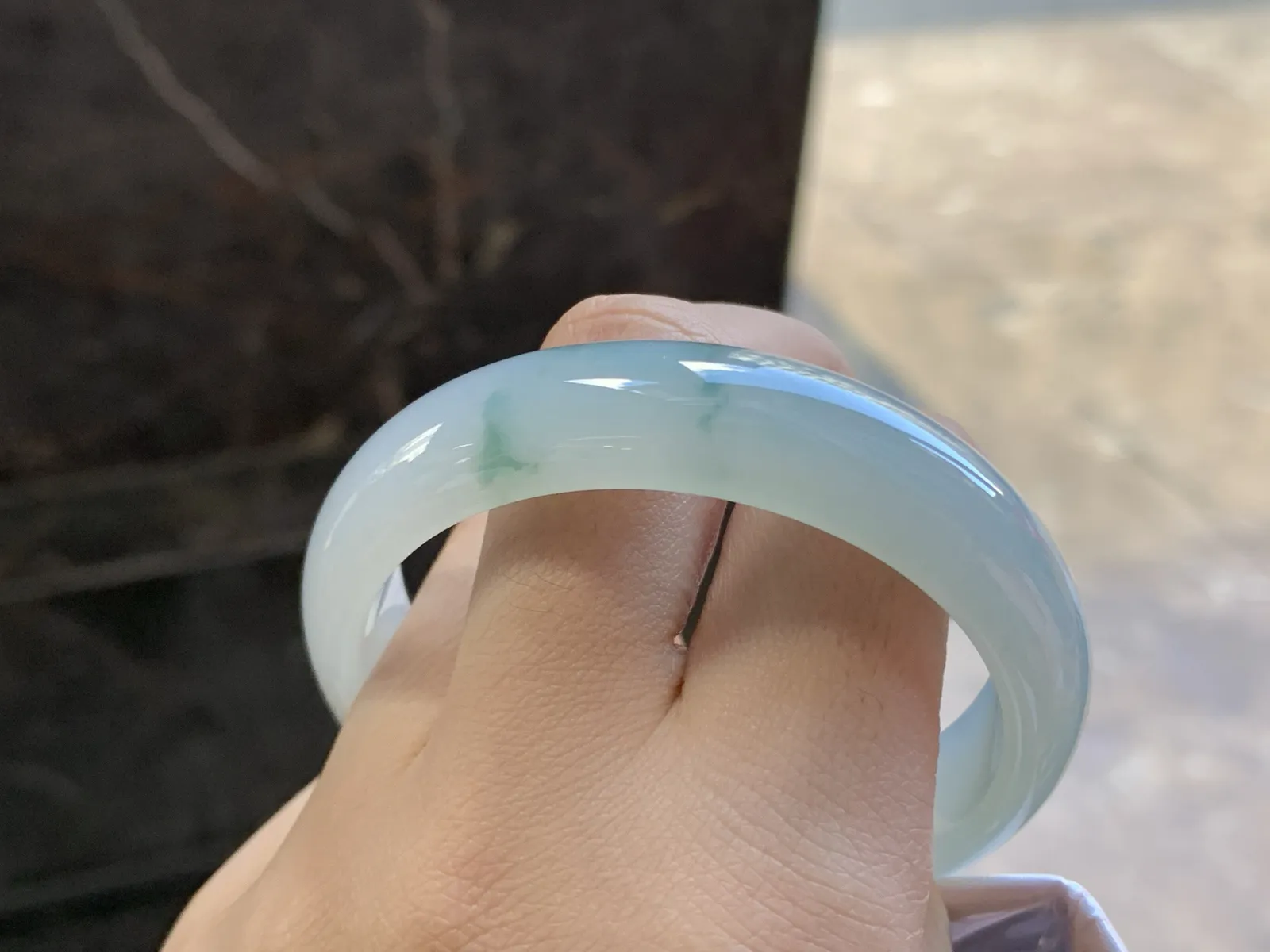 52-13-7.2

飘花手镯^_^玉质温润