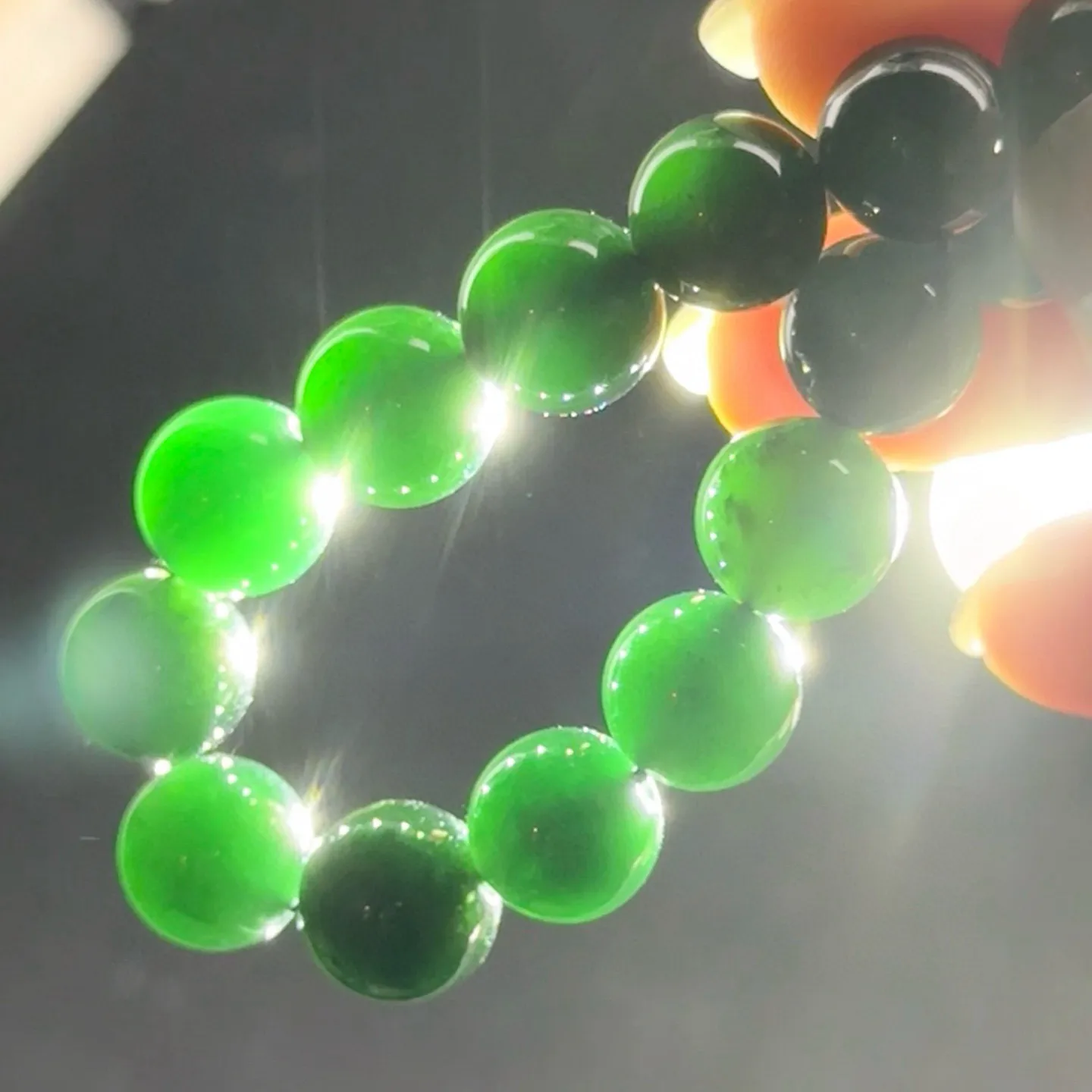 精品墨翠手串 种好色正 黑度好 打灯通透 油性十足 尺寸8.4