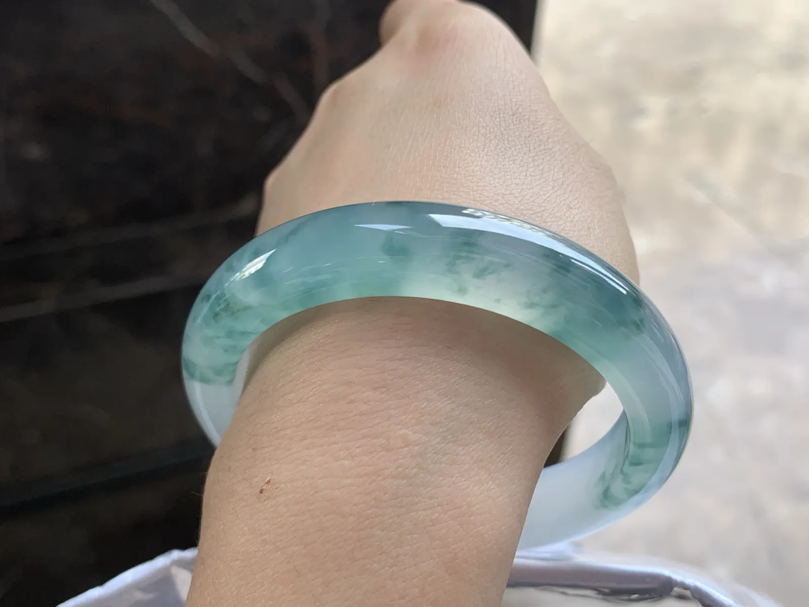 56.5-12.5-8.7

冰蓝花手镯^_^飘花浓郁