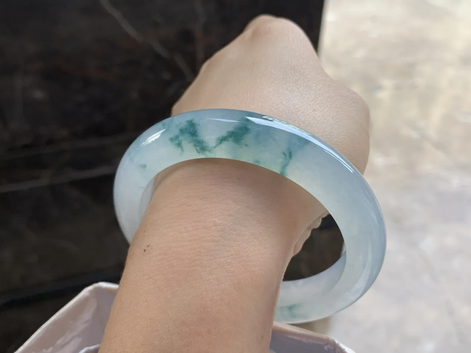 57-12.3-9.3

蓝花手镯^_^冰透