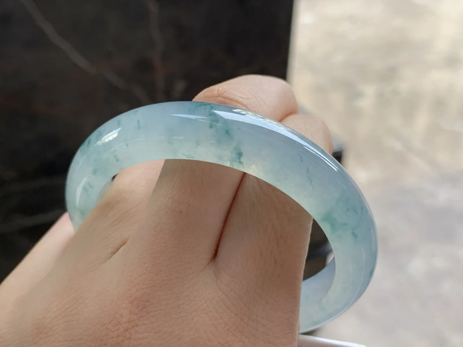 54.5-12.3-8.3

冰蓝花手镯^_^冰透 飘花灵韵