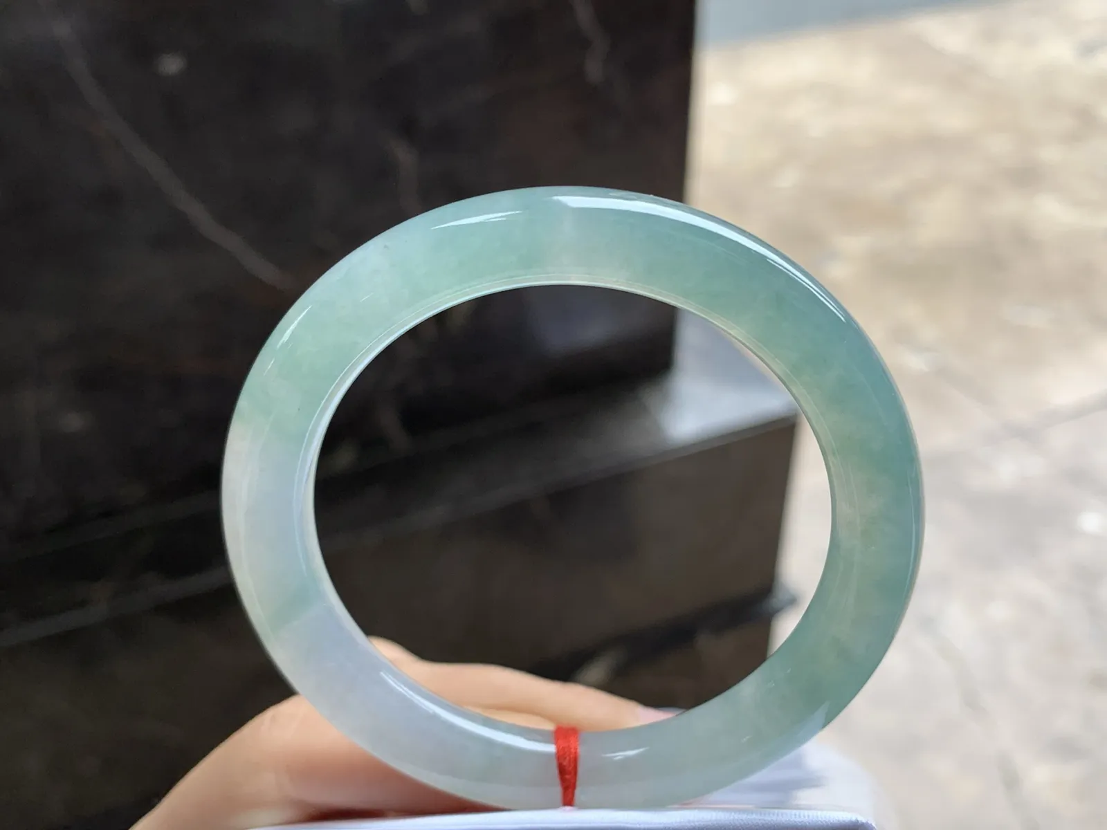 56-9.5

冰蓝圆条手镯^_^冰透