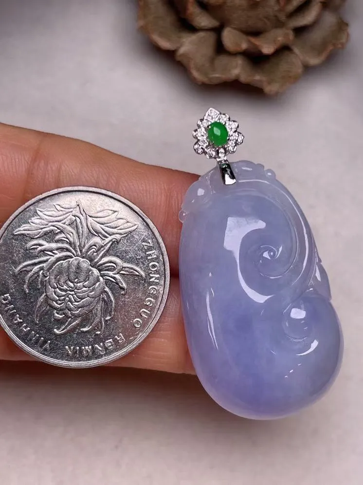 冰糯种紫罗兰如意吊坠、真金真钻镶嵌，种水好，玉质细腻 .裸石尺寸 36.5*21.3