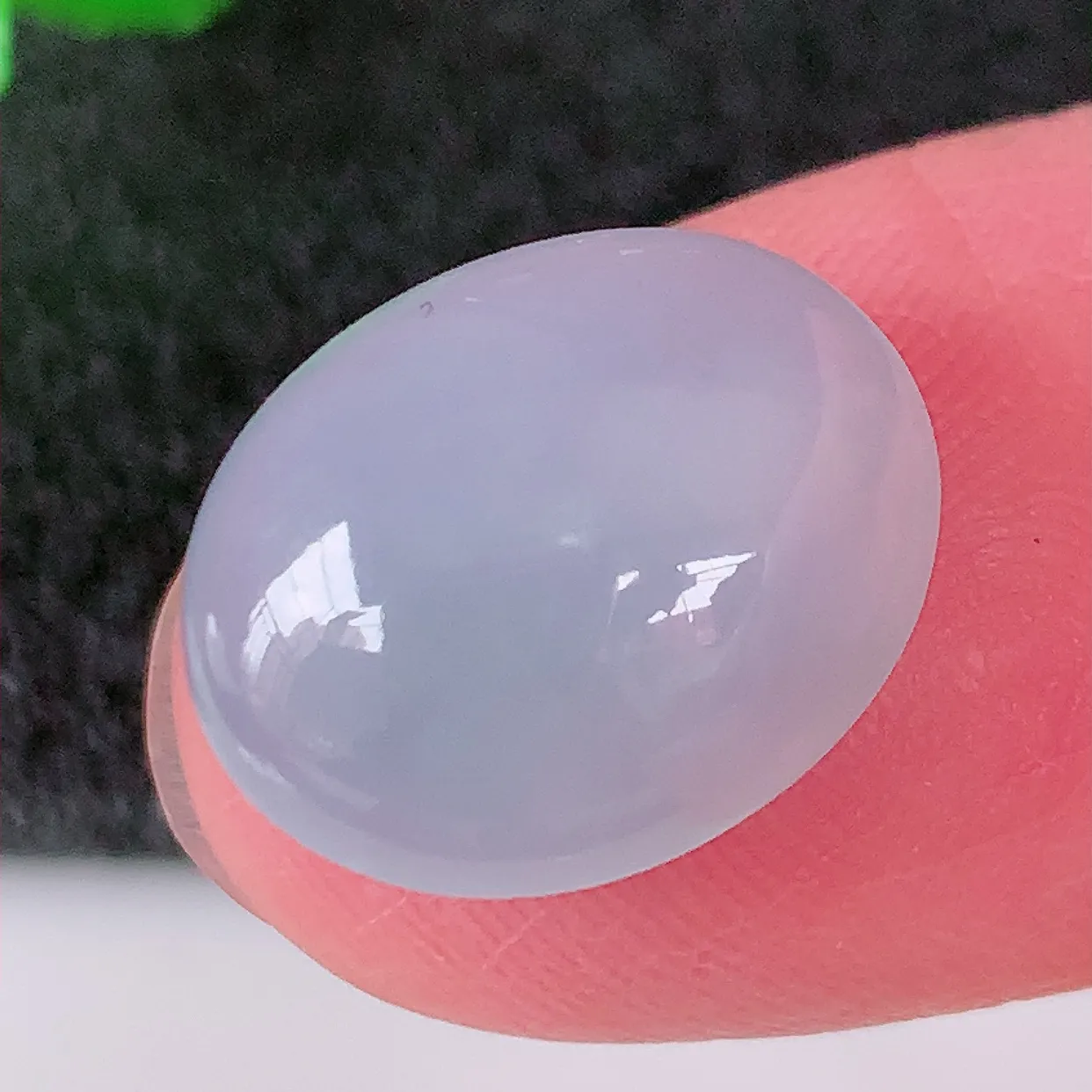 自然光实拍，冰种紫罗兰翡翠戒面，蛋面，种老水足，雕工精湛 ，寓意美好，佩戴时尚出众！#00.5尺寸15*12*5