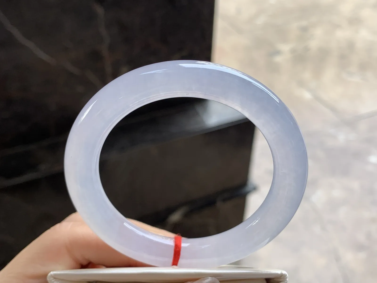 54.5-12.3-8.3

冰蓝花手镯^_^冰透 飘花灵韵