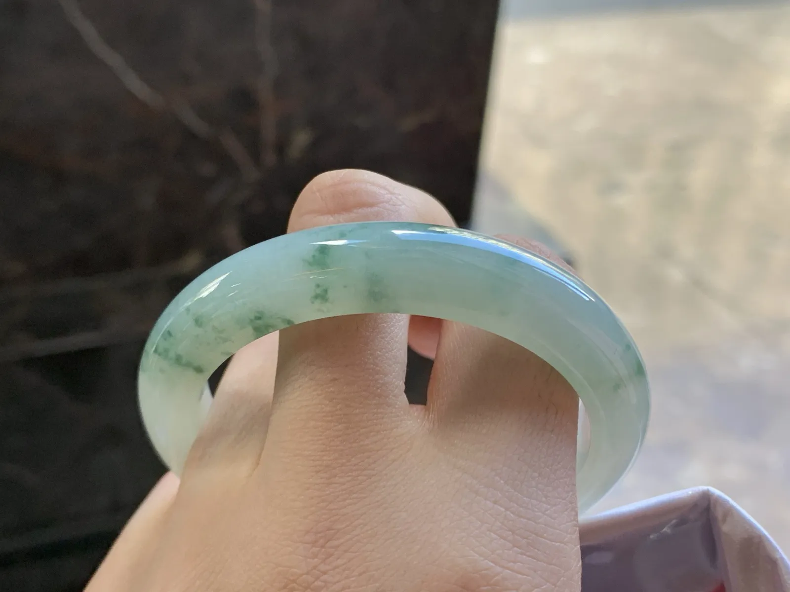 52-10.2-8.3

飘花手镯^_^玉质温润