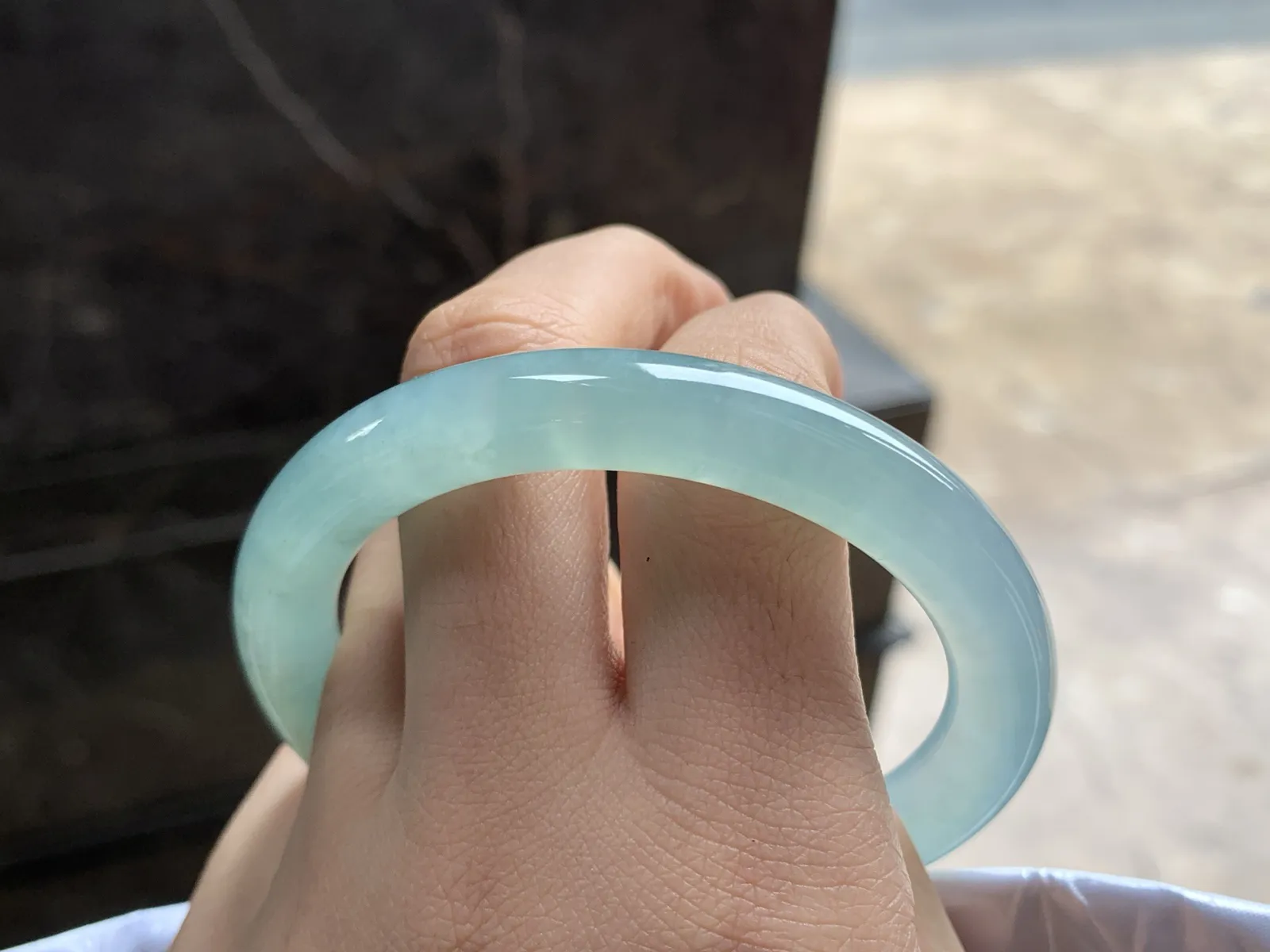 54.5-8.9

冰蓝圆条手镯^_^冰透