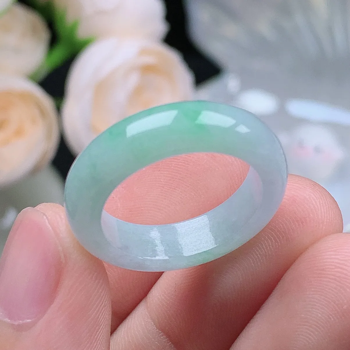 缅甸翡翠老坑种翡翠水润飘绿戒指玉指环  水润通透 尺寸：18.1-5.8-3.7mm 17号圈口1S