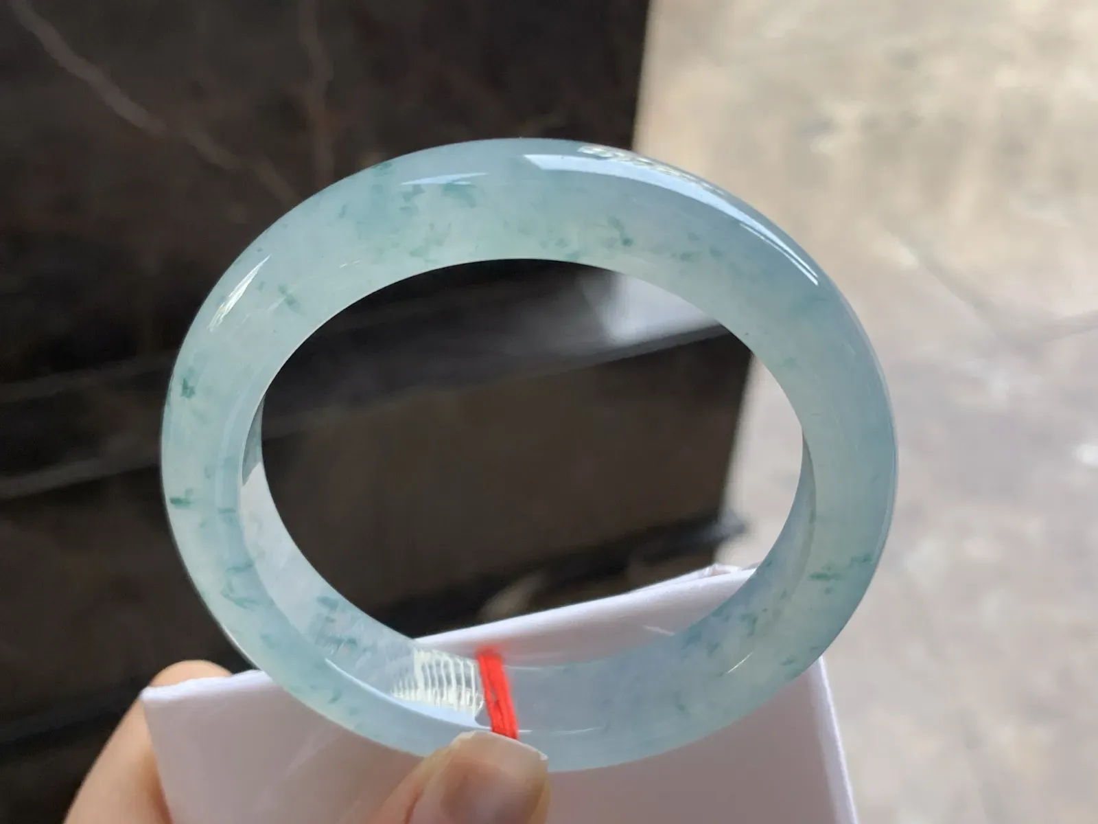 54.5-12.3-8.3

冰蓝花手镯^_^冰透 飘花灵韵