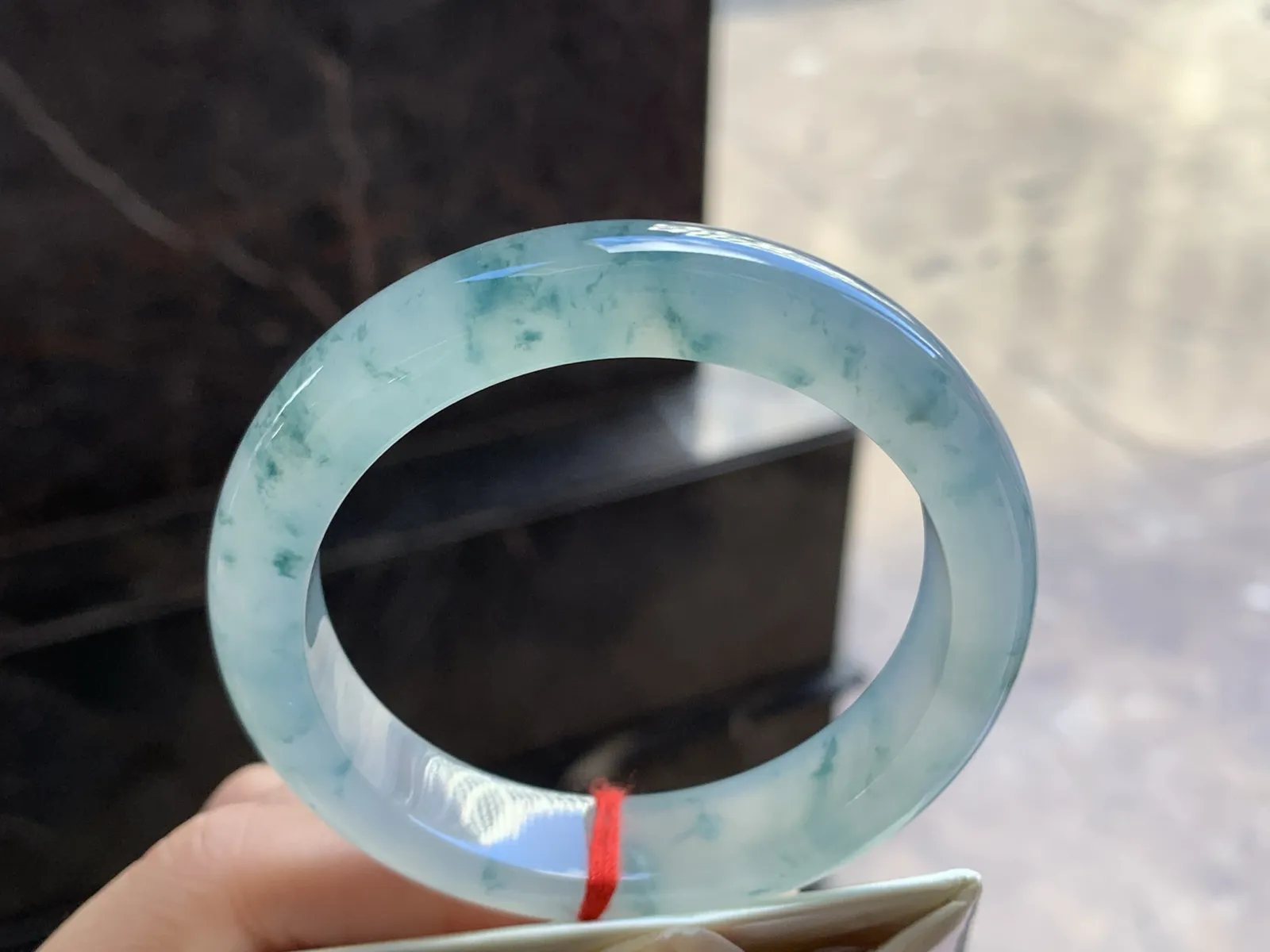 54-12.3-8.6

冰蓝花手镯^_^冰透 飘花灵韵