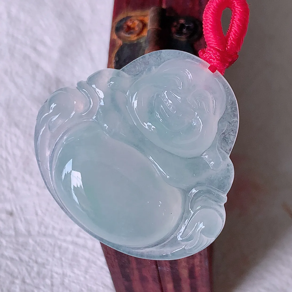 自然光实拍，冰飘花翡翠佛公吊坠，玉笑佛， 饱满开脸喜庆， 配戴优雅迷人！#03.31