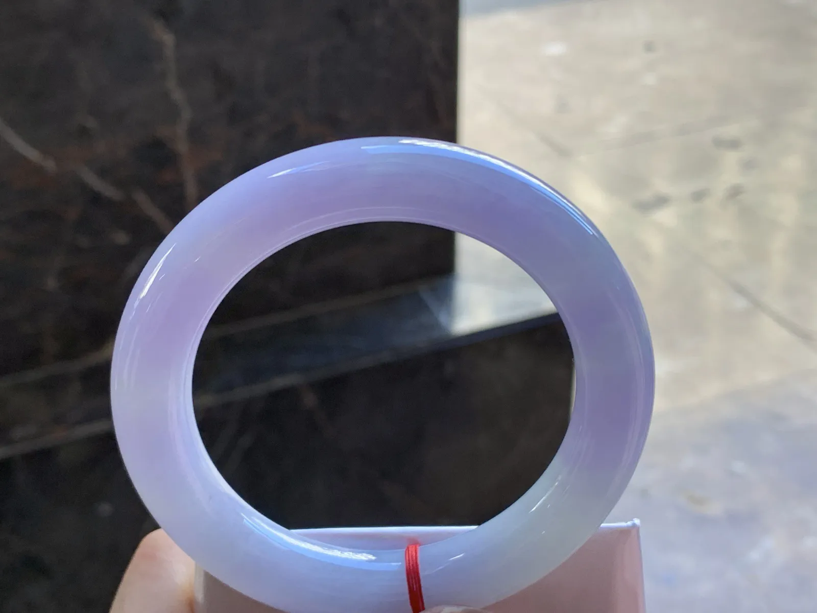 60-12

紫罗兰圆条手镯^_^颜色鲜艳 玉质温润