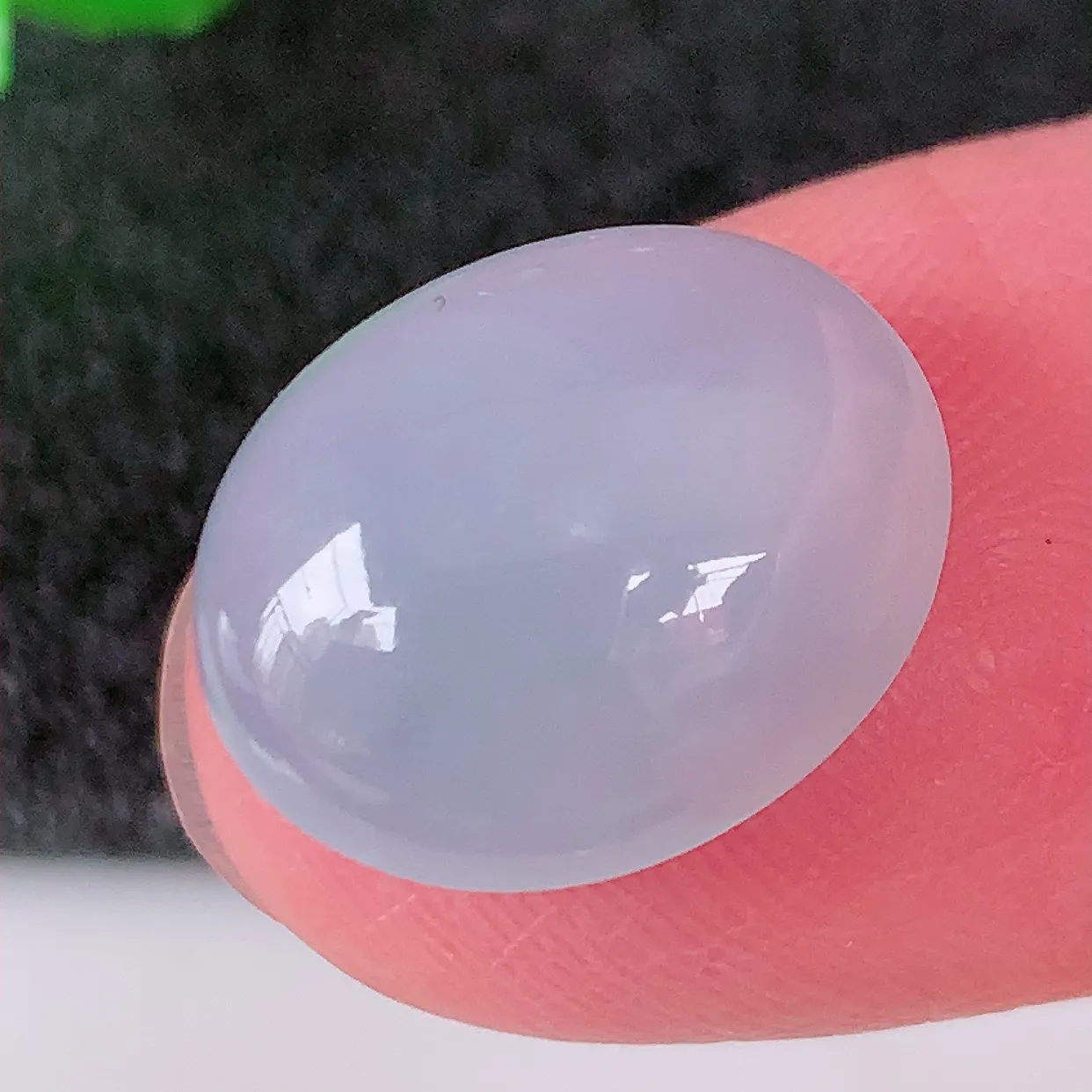 自然光实拍，冰种紫罗兰翡翠戒面，蛋面，种老水足，雕工精湛 ，寓意美好，佩戴时尚出众！#00.5尺寸15*12*5