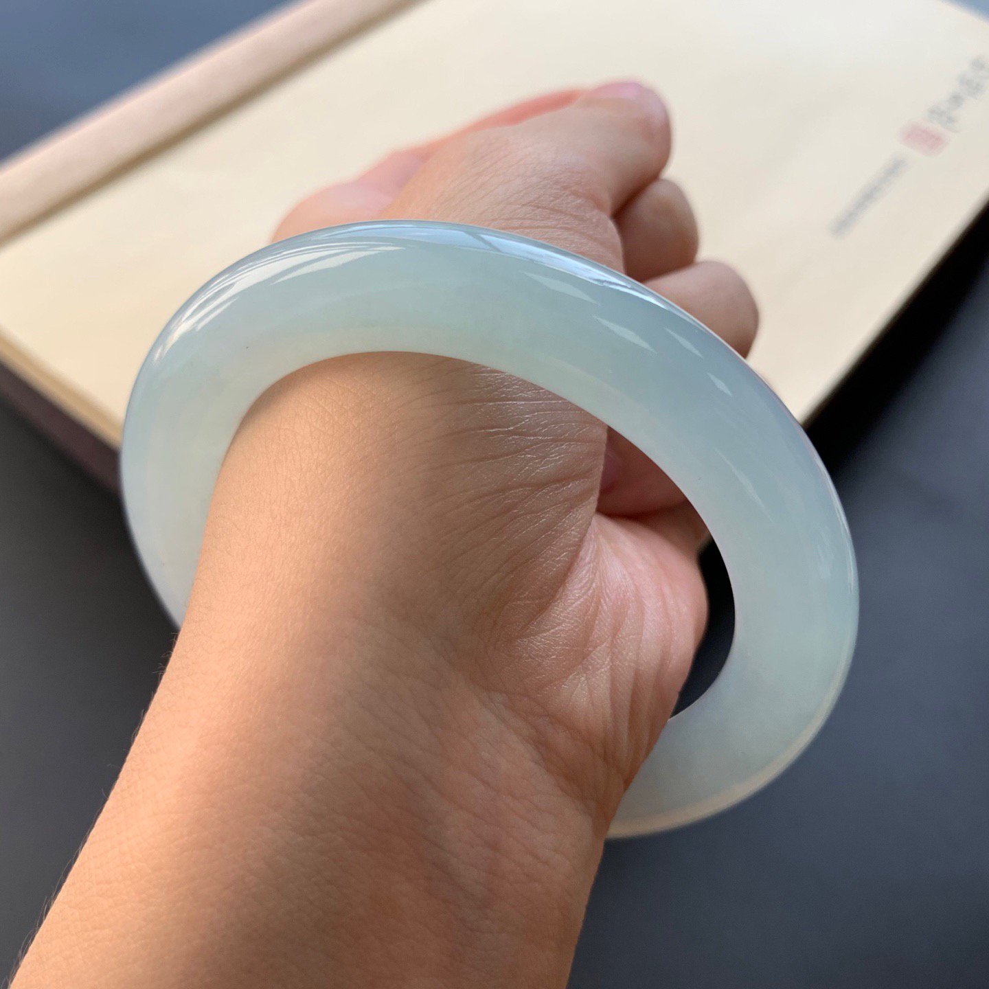 55圈口冰种圆条手镯 尺寸：55-10.8-11，无纹裂，水润起胶，条形饱满