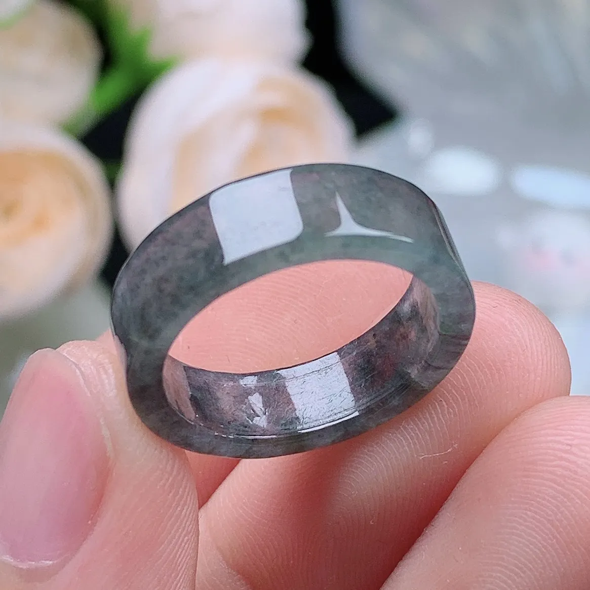 缅甸翡翠老坑冰种翡翠水润起胶飘绿乌鸡方戒戒指玉指环  水润通透 尺寸：17-6.1-2.3mm 14号圈口1S