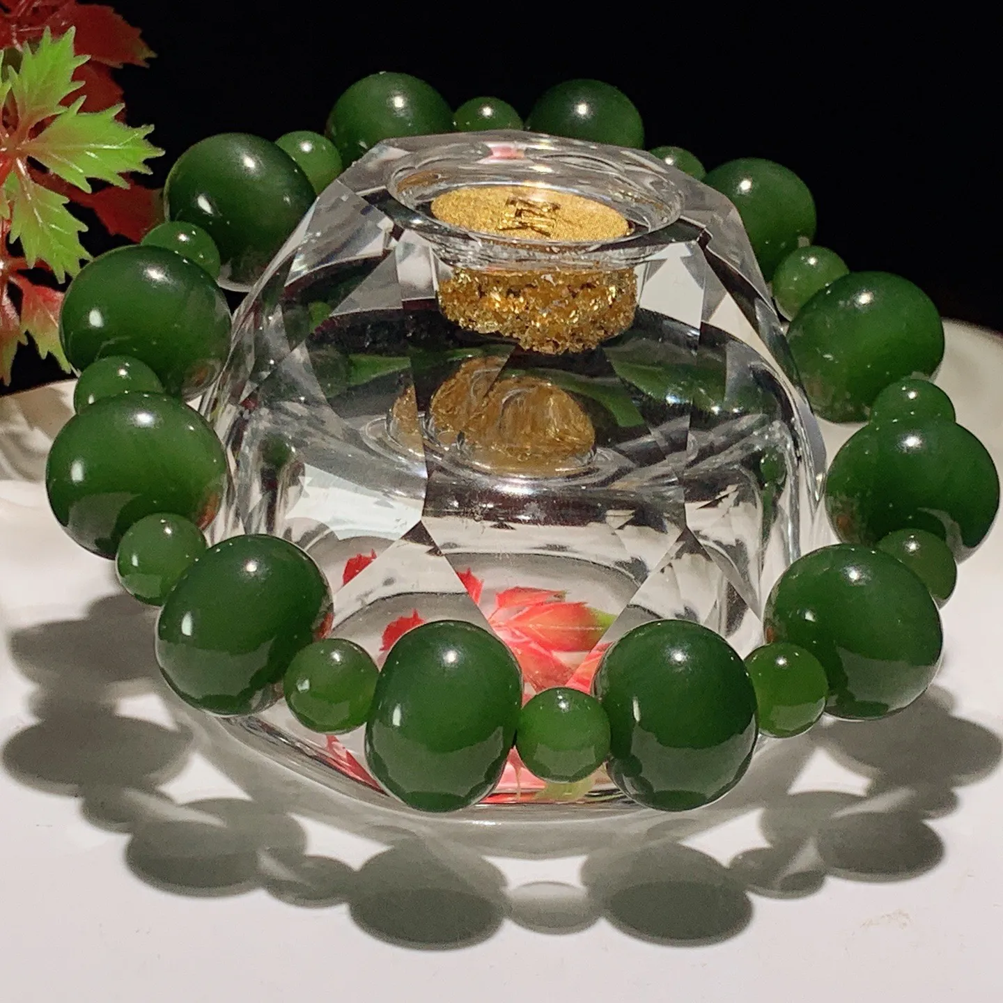 和田玉菠菜绿俄罗斯碧玉算盘珠手串。单颗尺寸13/16重74克。玉质细腻油润。手推出油。佩戴高端典雅。lt251107