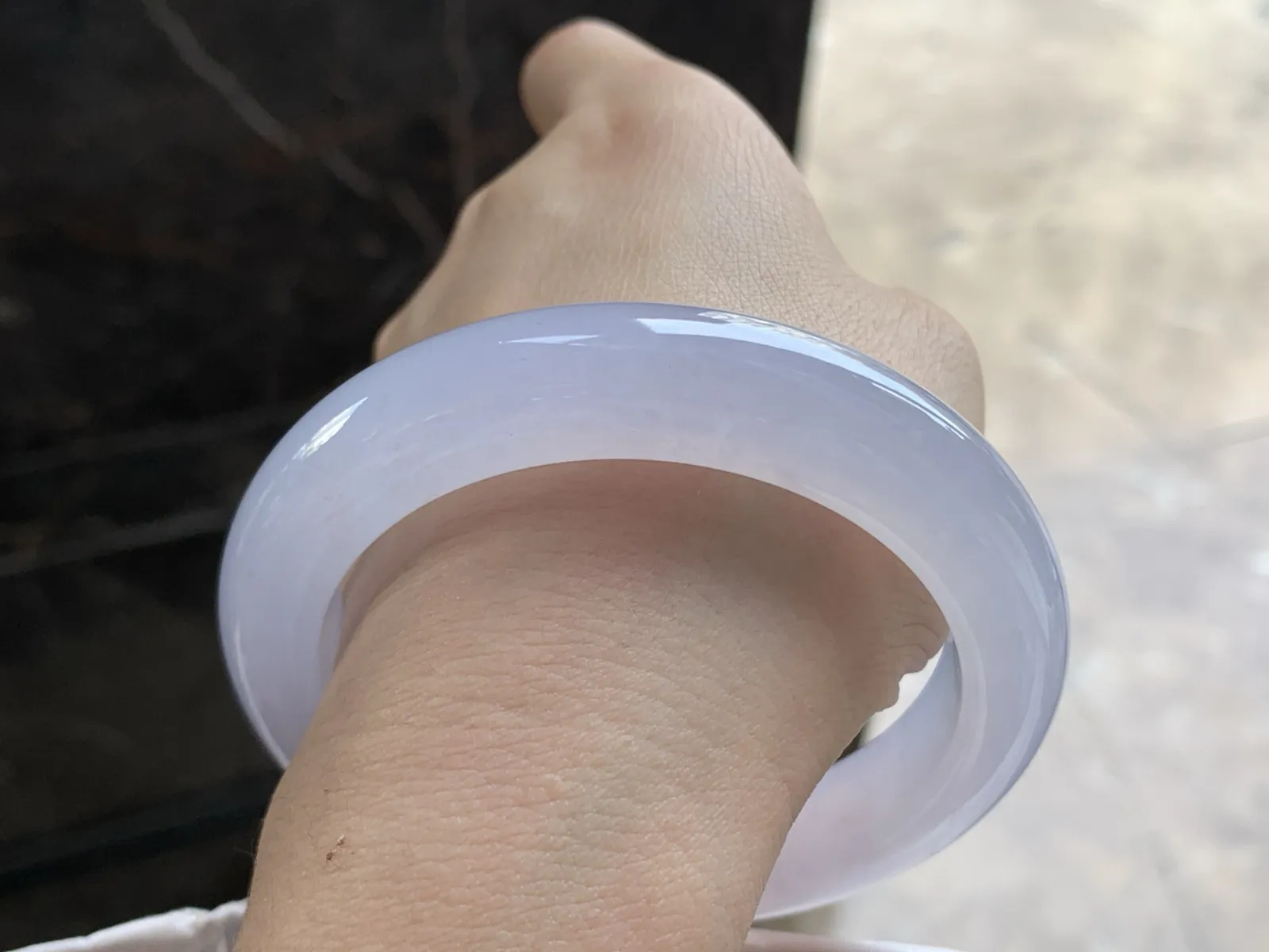 58.5-12.8-10.2

冰紫手镯^_^玉质温润 颜色均匀