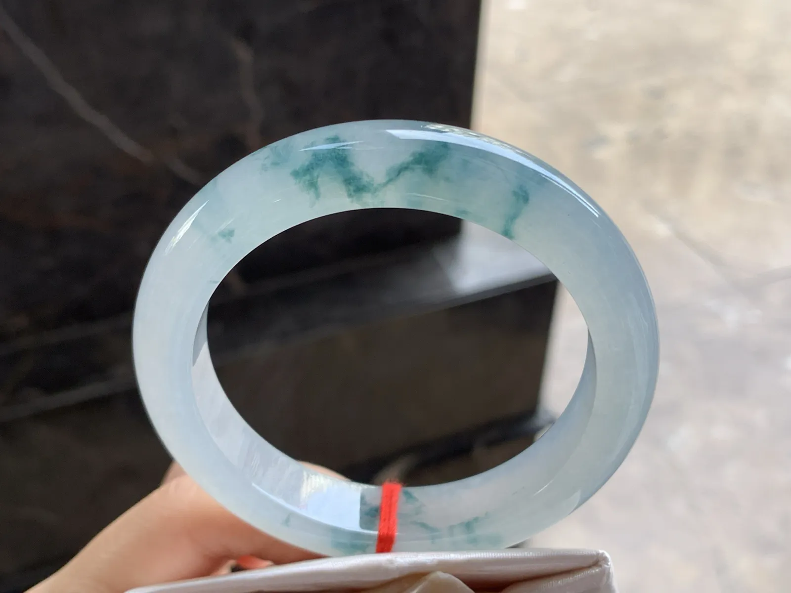 57-12.3-9.3

蓝花手镯^_^冰透