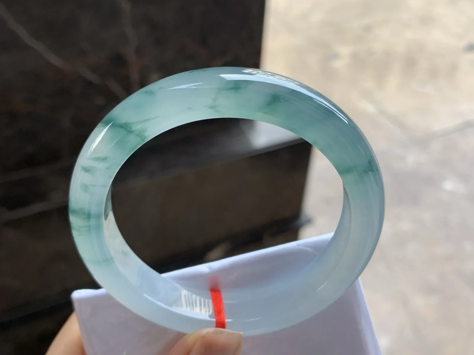 56.5-12.5-8.7

冰蓝花手镯^_^飘花浓郁