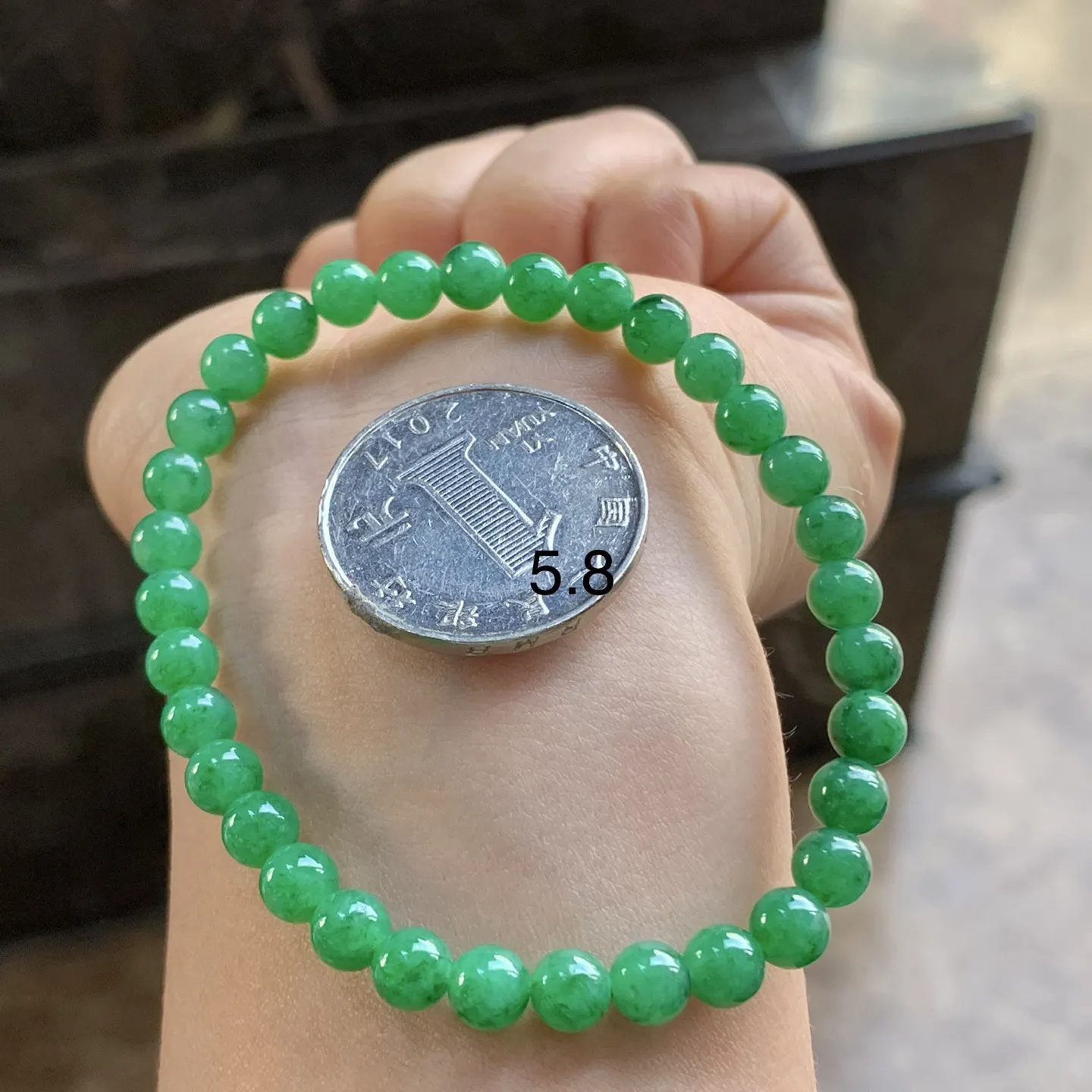 辣绿色珠串^_^颜色鲜艳