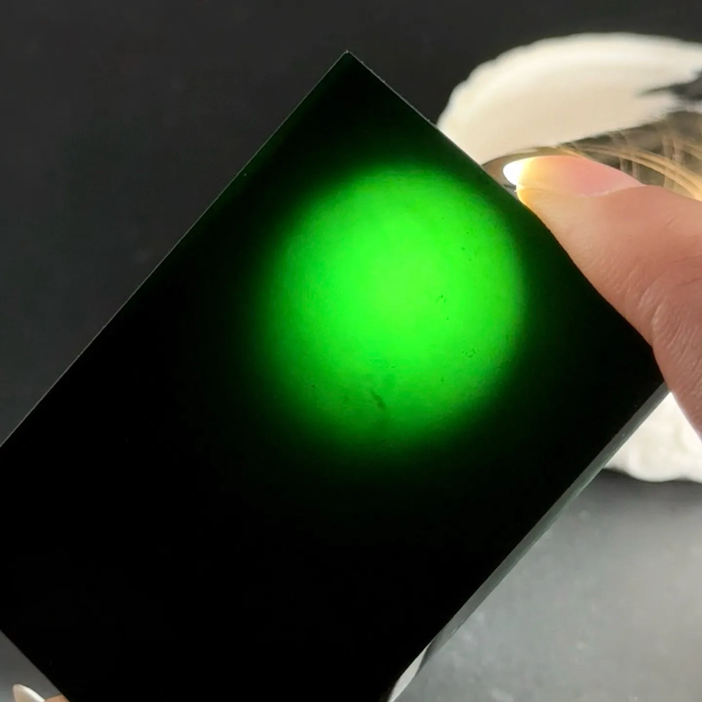 精品墨翠大无事牌 种好色正 黑度极好 打灯通透 油性十足 尺寸64