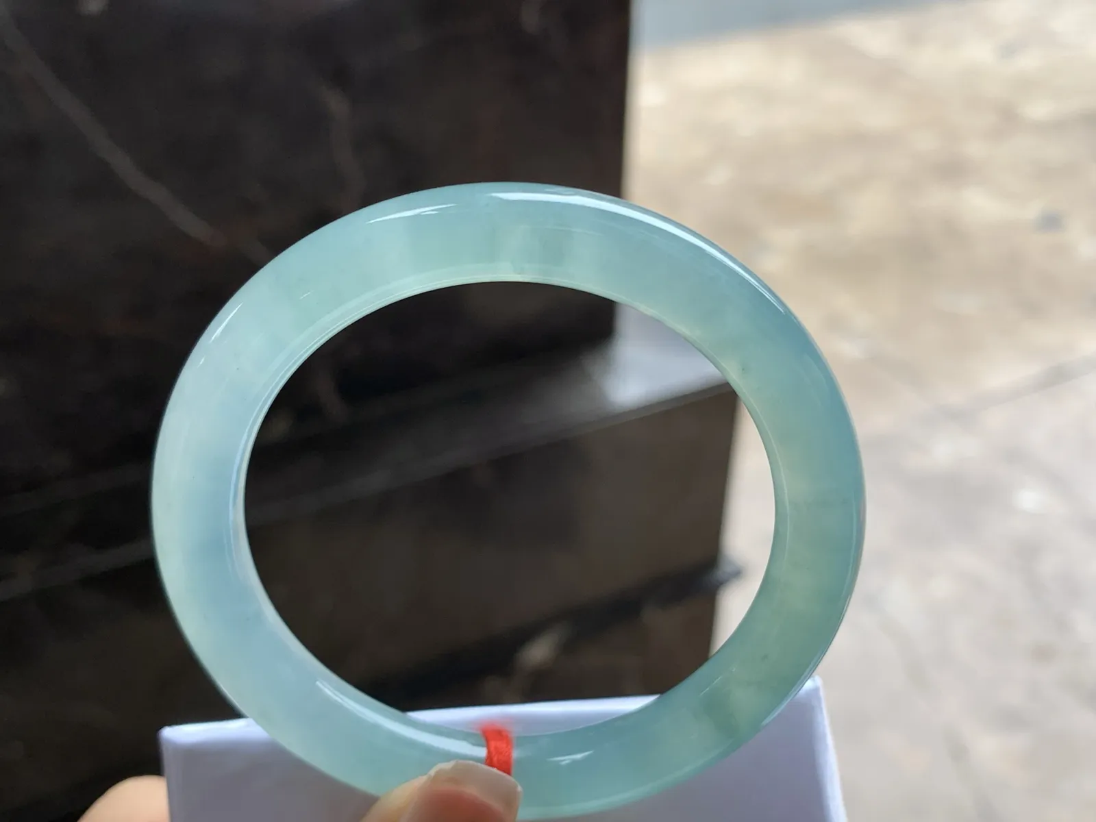 54.5-8.9

冰蓝圆条手镯^_^冰透