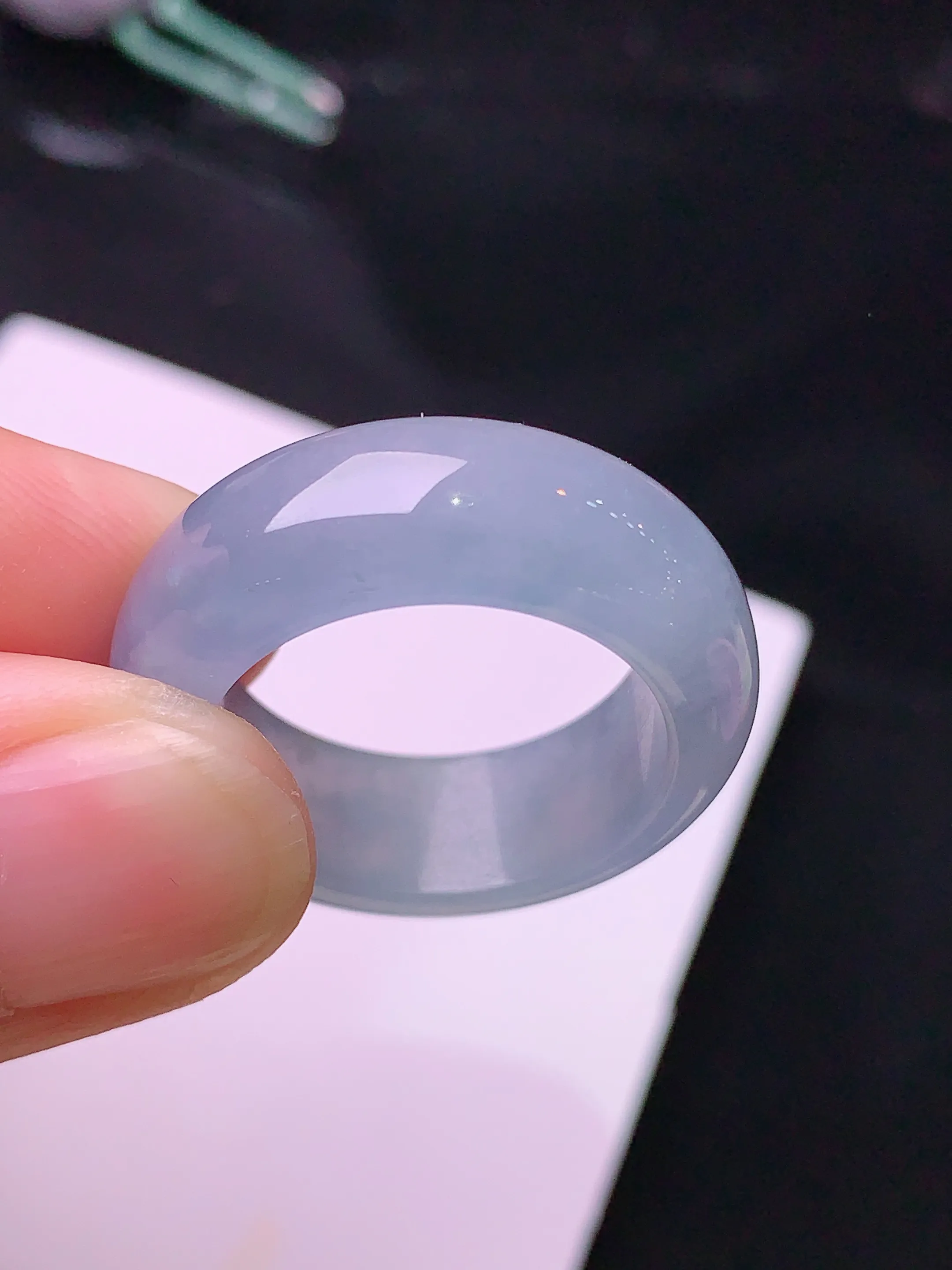 淡紫指环 玉质细腻 色泽清新艳丽 圈口17 整体尺寸26.2*8.2*4.2