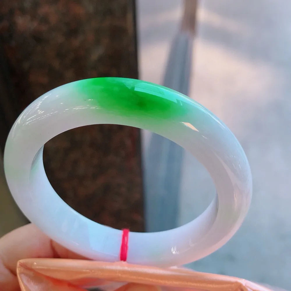 正圈白底青阳绿 无瑕 尺寸:58.4/12.6/10色阳