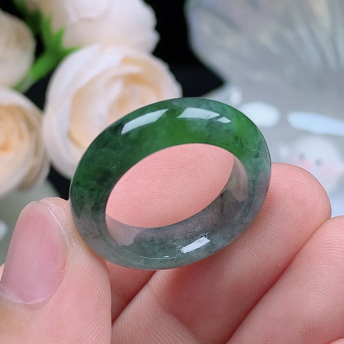 缅甸翡翠老坑种水润起胶乌鸡飘阳绿戒指玉指环  水润通透 尺寸：18.4-6.8-4.1mm 18号圈口2S