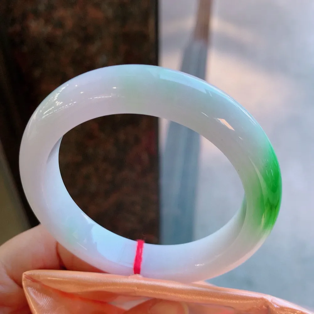 正圈白底青阳绿 无瑕 尺寸:58.4/12.6/10色阳