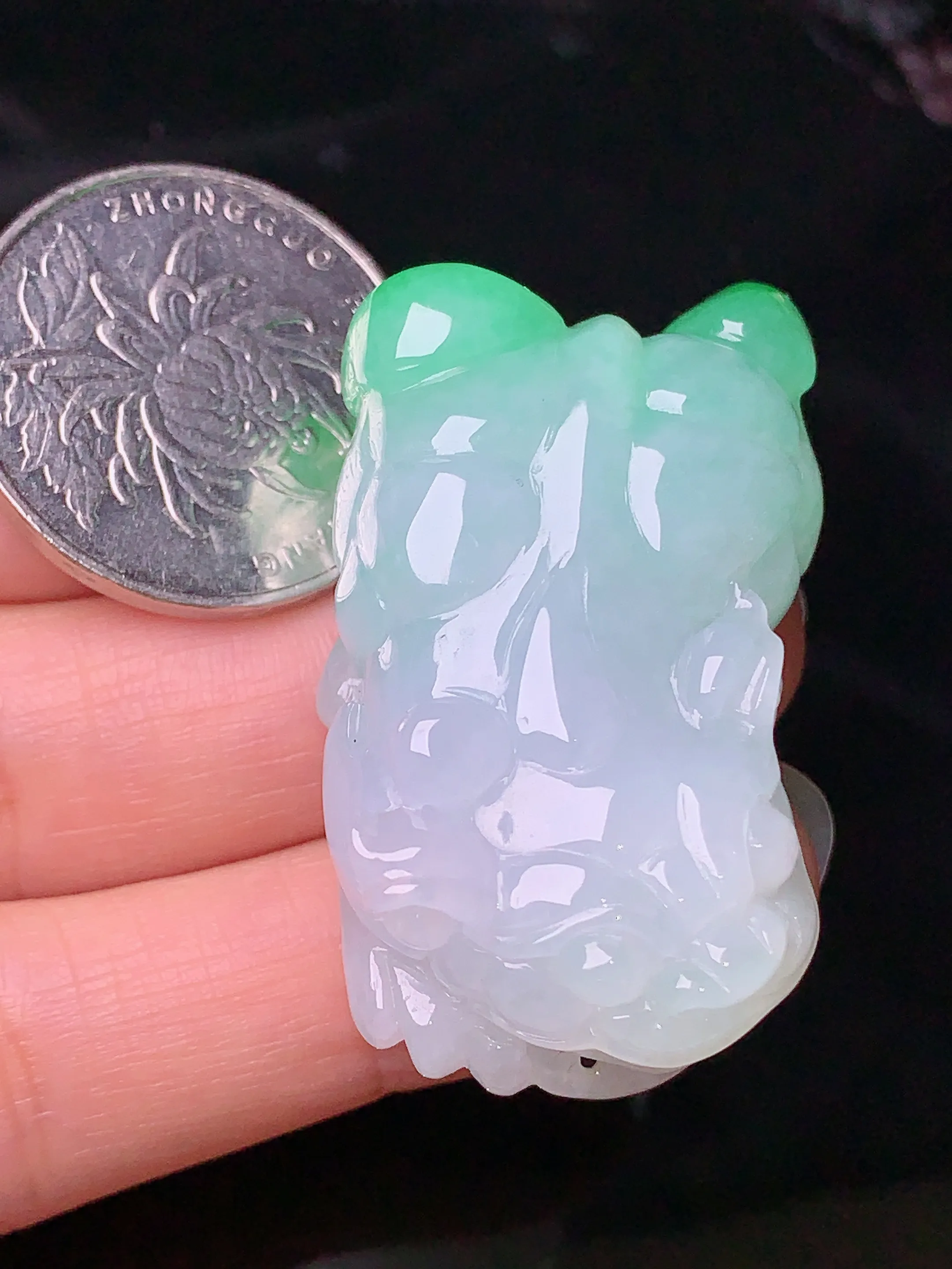 飘绿貔貅吊坠 玉质细腻 色泽清新艳丽 整体尺寸42*24.5*14.5