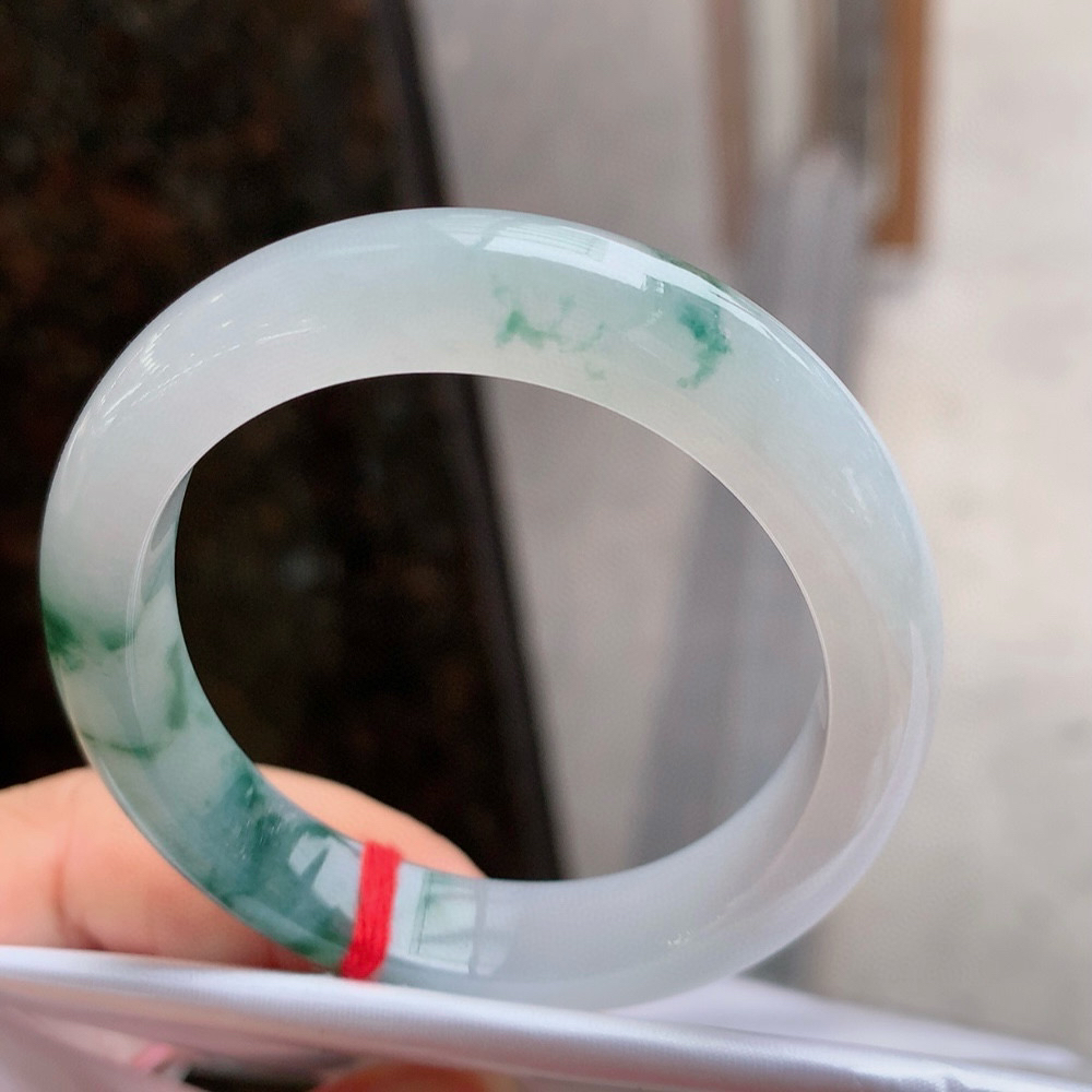 贵妃冰飘花 无瑕 尺寸:52.6/45.8/10/7.5 花美