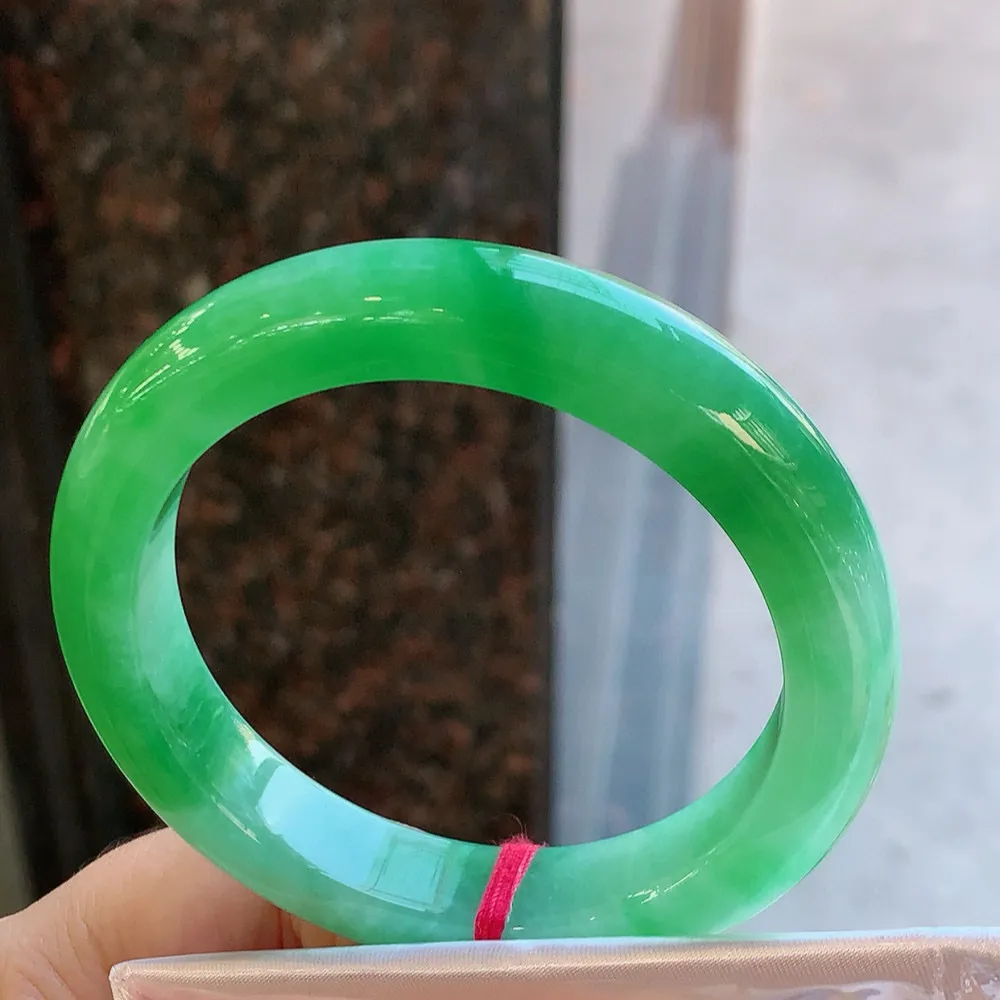 正圈一大圈阳绿 无瑕 尺寸:57.4/11.4/9.4 色阳