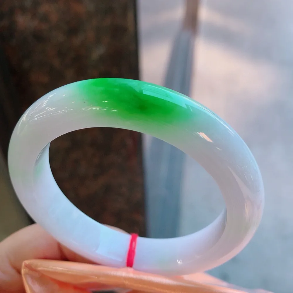 正圈白底青阳绿 无瑕 尺寸:58.4/12.6/10色阳