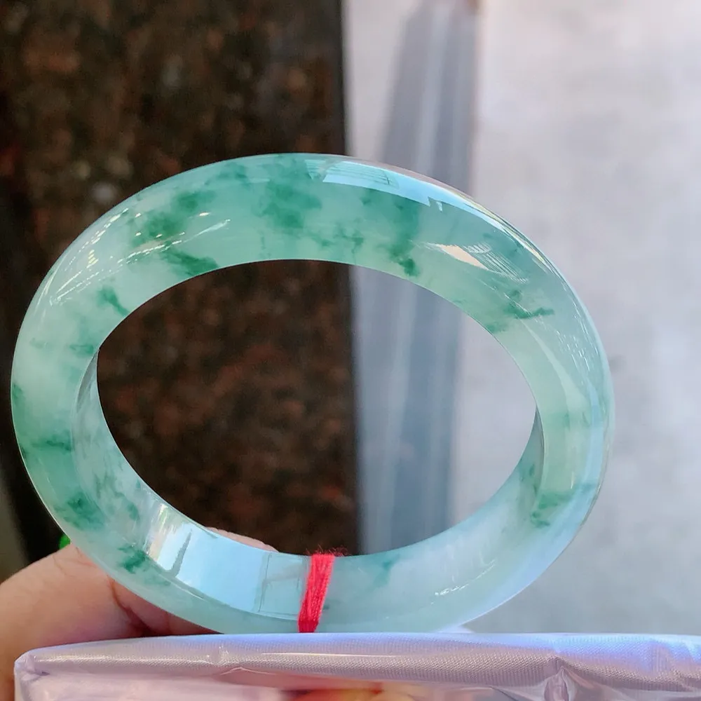 正圈高冰飘花 无瑕 尺寸:57.4/12.5/9.1 花美 种水好