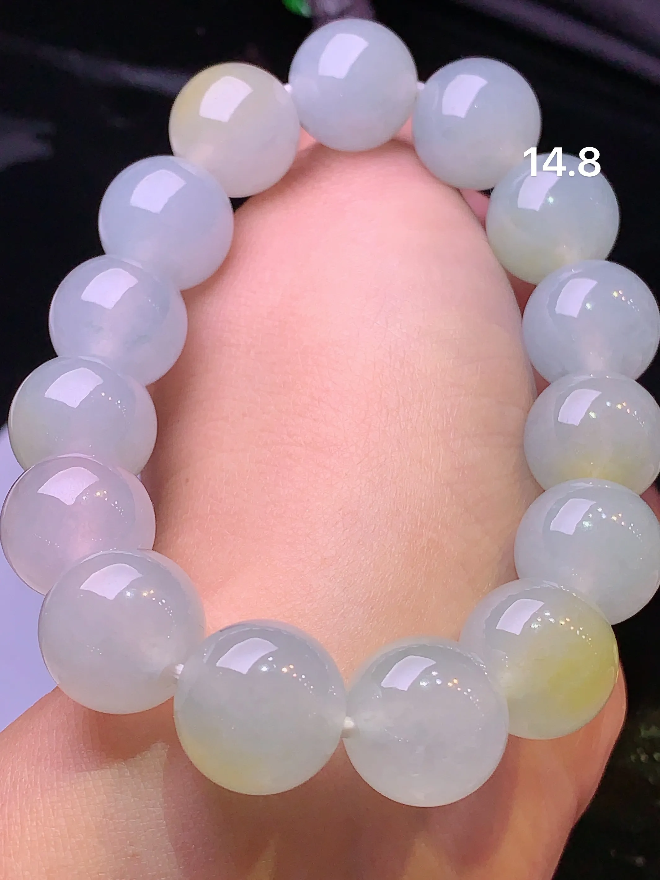 圆珠手链 玉质细腻 色泽清新艳丽 整体尺寸14.8