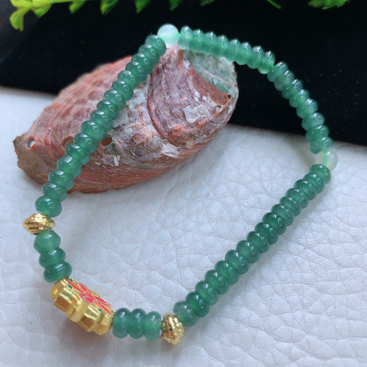 Zz天然翡翠冰晴水绿算盘珠手串 精美女生小手链diy珠串直径约5.5mm ,一串的价，配珠配件为装饰