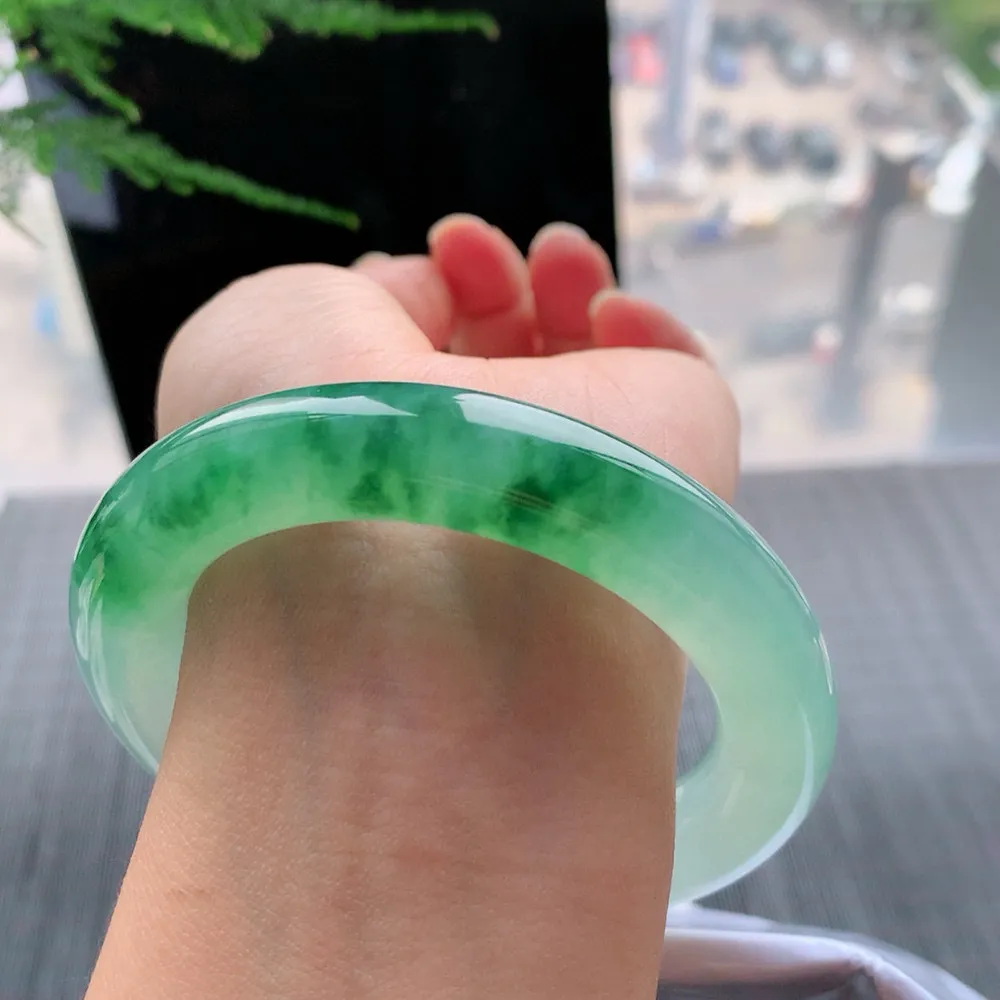 圆条高冰绿花 无瑕 尺寸:57.3/12.3/12.1 胶感十足 色好