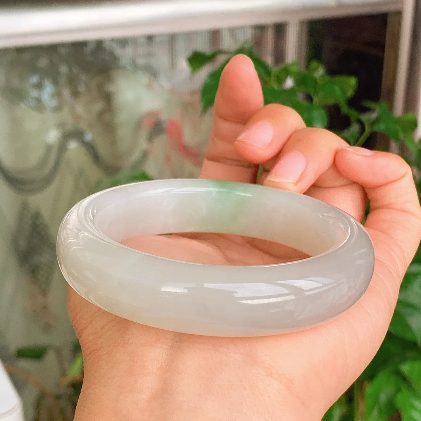 58圈口 和田玉青海翠翠青手镯   58圈口条宽16厚11重87.5克，玉质细腻油润 底色纯净 脂粉